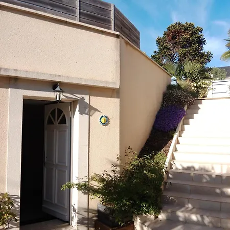 Les Palmiers Bed & Breakfast
